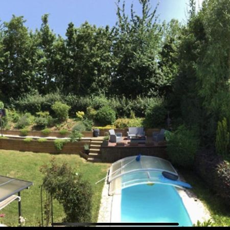 Une Belle Chambre Au Calme Avec Piscine Ormesson-sur-Marne Luaran gambar